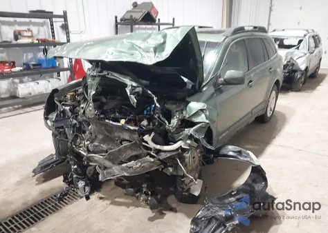 2013 Subaru Outback 2.5I Premium z USA, uszkodzony, nr VIN 4S4BRBGC0D3318422